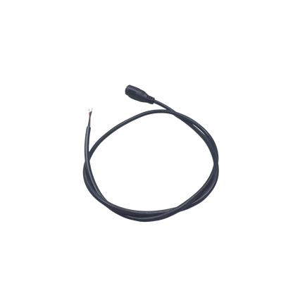 Cable con Conector Macho (Pigtail) / Forro Negro | Alimentación para Vcc con Puntas Libres | Polarizado | Largo 22 cm (8.66 Pulgadas) | Calibre 22AWG.