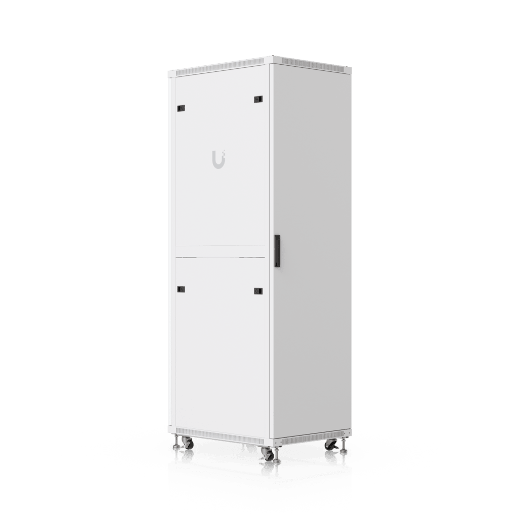 UACC Rack Cabinet 42U (600 × 800 mm) – Gabinete de Piso Totalmente Ensamblado con Ventiladores Integrados, Paneles Removibles, Ruedas con Seguro y Puerta Frontal de Vidrio Templado