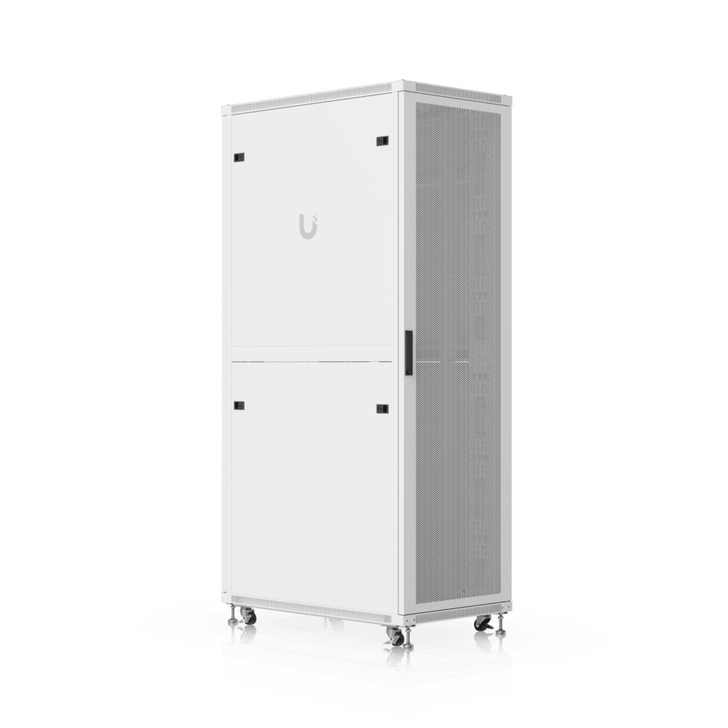UACC Rack Cabinet 42U (600 × 1000 mm) – Gabinete de Piso Totalmente Ensamblado con Ventiladores Integrados, Paneles Removibles, Ruedas con Seguro y Puerta Frontal Perforada para Óptimo Flujo de Aire