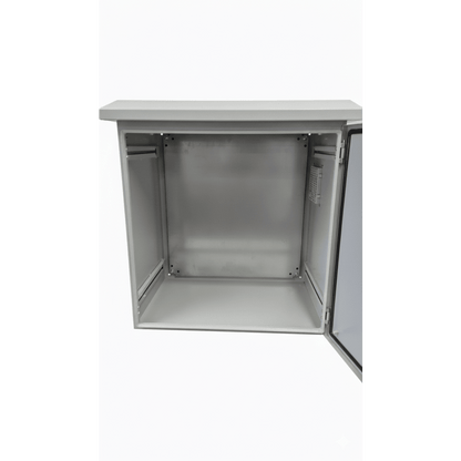 Gabinete Ventilado de Acero IP55 Uso en Exterior (593 x 609 x 399 mm) con Placa Trasera Interior Metálica y Compuerta Inferior Atornillable. Incluye Ventilador, Ventilas, filtros, Montaje Rack 19", Terminal de Tierra Física, Chapas y Ll