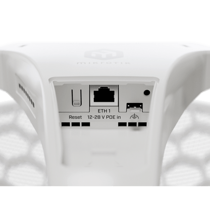 CPE para exteriores de largo alcance con Wi-Fi 6, ideal para enlaces punto a punto, disponible en una versión de 27 dBi (XL).