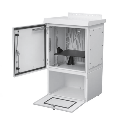 Gabinete Para Exterior OSP ComLine de 18 UR con espacio para Baterías, 700 mm de Ancho, 600 mm de Profundidad De Aluminio, Color Gris Claro Con Protección NEMA 4/12/4X/3/3R; IP66